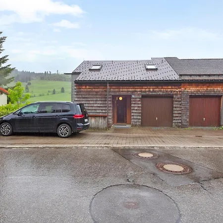 Black Forest Hideaway Apartment *